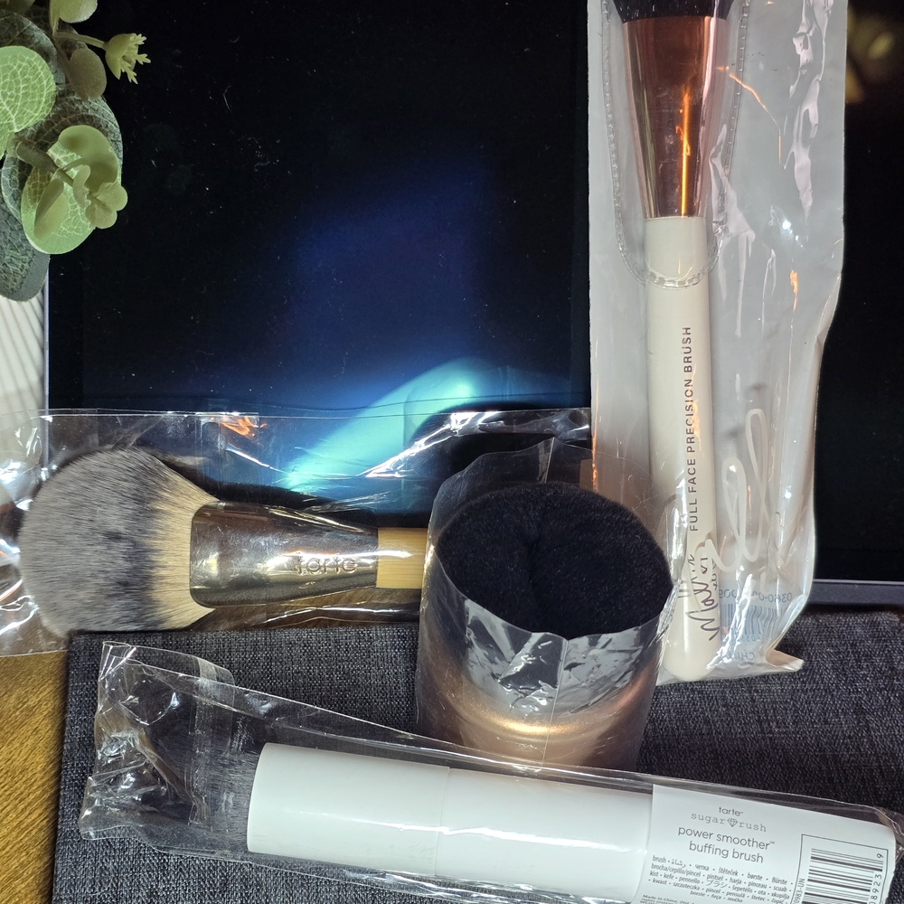Tarte Brush X3, 1 Mally Beauty XO Brush- See Desciption